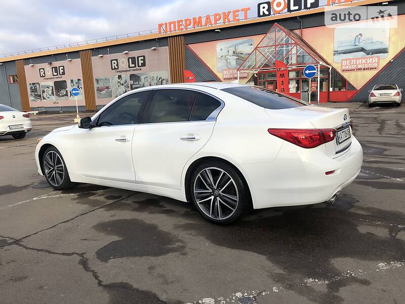 Седан Infiniti Q50 2015 в Житомирі