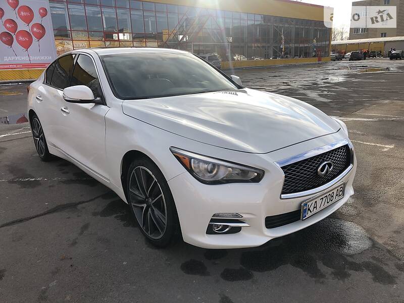 Седан Infiniti Q50 2015 в Житомирі