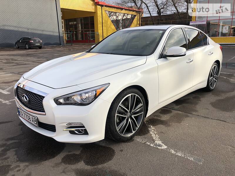 Седан Infiniti Q50 2015 в Житомирі
