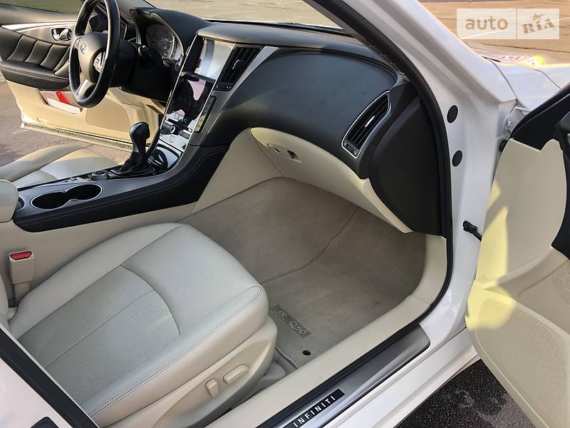Седан Infiniti Q50 2015 в Житомирі