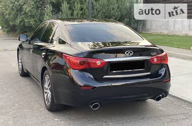 Седан Infiniti Q50 2013 в 