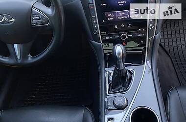 Седан Infiniti Q50 2013 в 