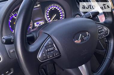 Седан Infiniti Q50 2013 в 