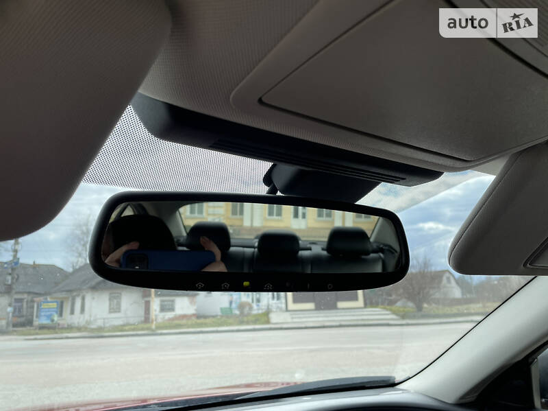 Седан Infiniti Q50 2016 в Романове