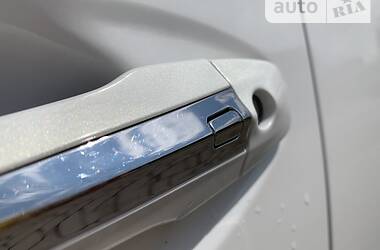 Седан Infiniti Q50 2015 в Киеве