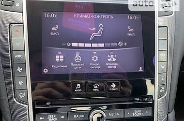 Седан Infiniti Q50 2015 в Киеве