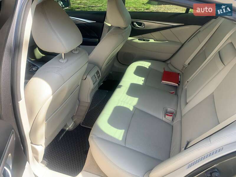 Седан Infiniti Q50 2013 в Одесі