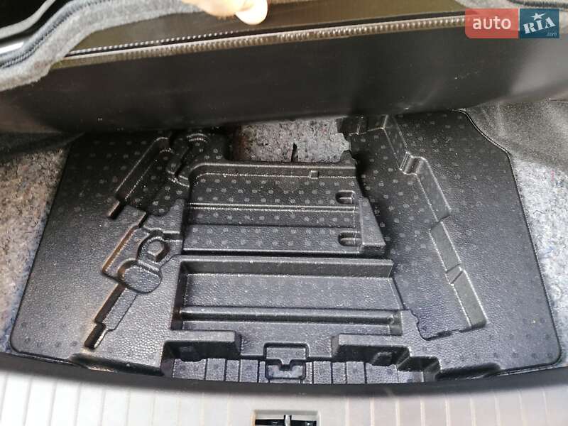 Седан Infiniti Q50 2020 в Львове