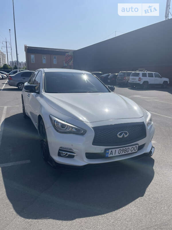 Седан Infiniti Q50 2016 в Киеве