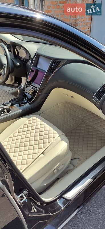 Седан Infiniti Q50 2017 в Чернигове