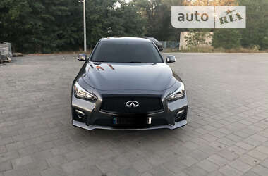 Седан Infiniti Q50 2015 в Кременчуге