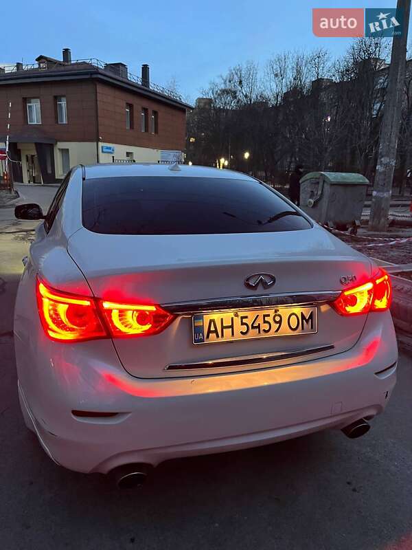 Infiniti Q50 2016