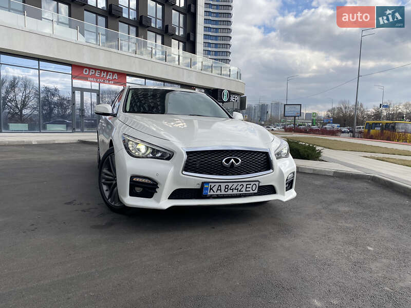 Седан Infiniti Q50 2015 в Киеве
