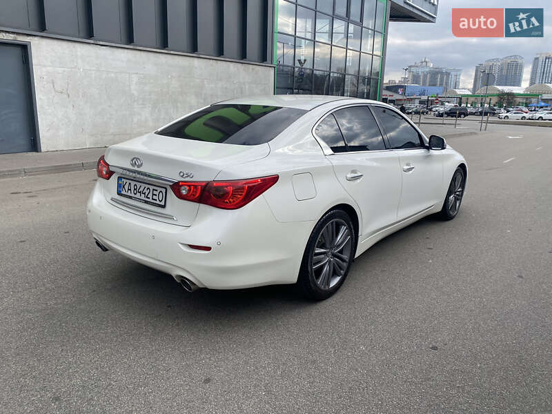 Седан Infiniti Q50 2015 в Киеве