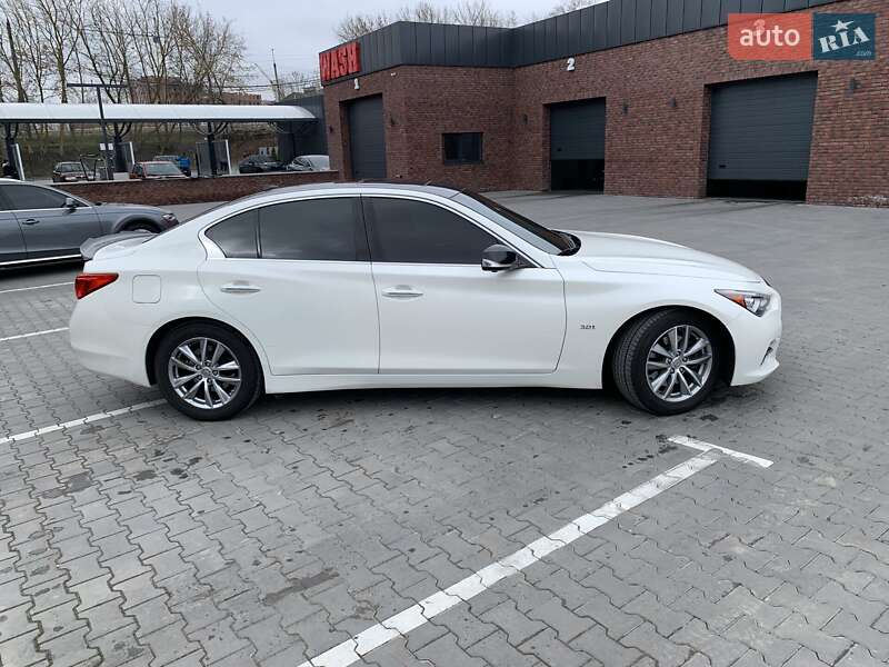 Седан Infiniti Q50 2016 в Хмельницком