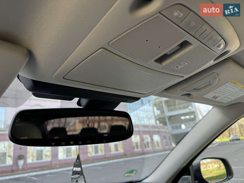 Седан Infiniti Q50 2016 в Одессе