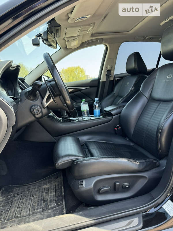 Седан Infiniti Q50 2014 в Запоріжжі