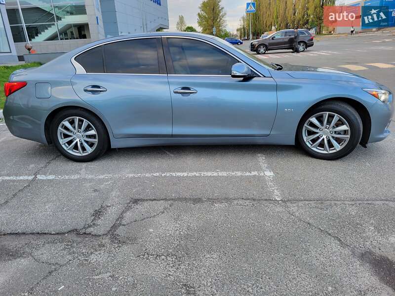 Седан Infiniti Q50 2016 в Киеве