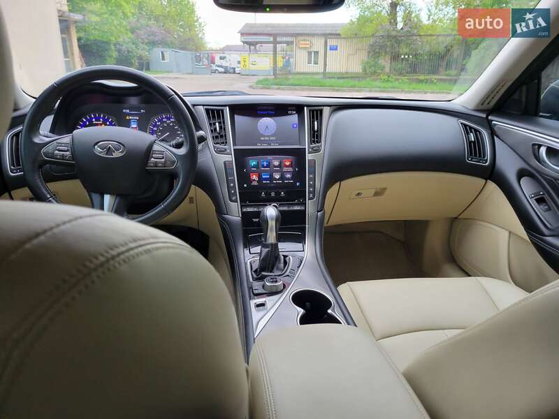 Седан Infiniti Q50 2016 в Киеве