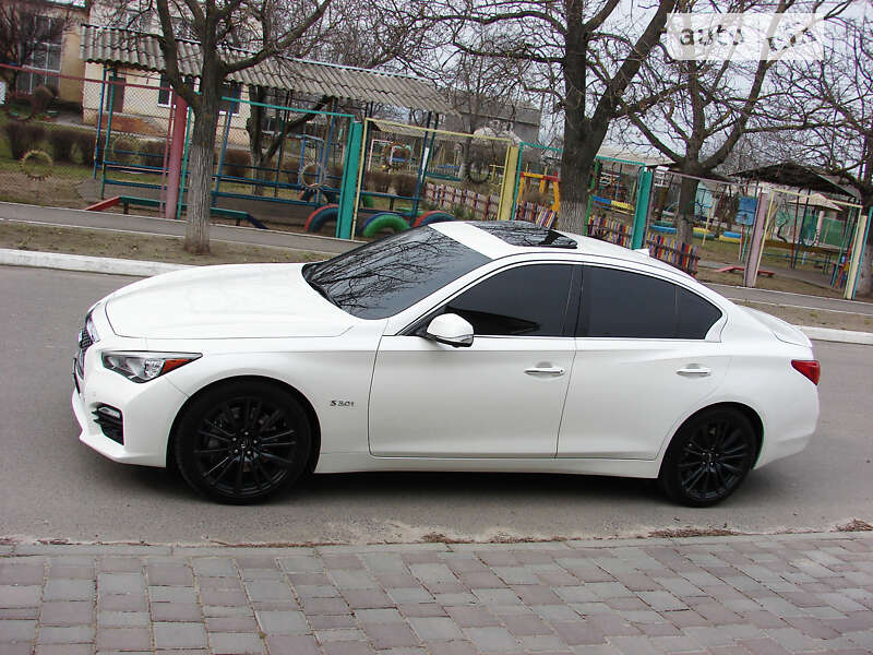 Седан Infiniti Q50 2016 в Одессе