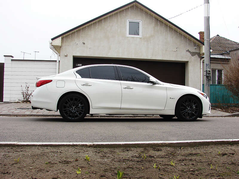 Седан Infiniti Q50 2016 в Одессе