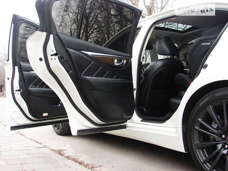 Седан Infiniti Q50 2016 в Одессе