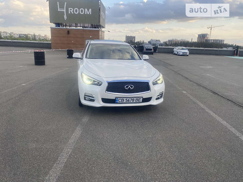Седан Infiniti Q50 2015 в Києві