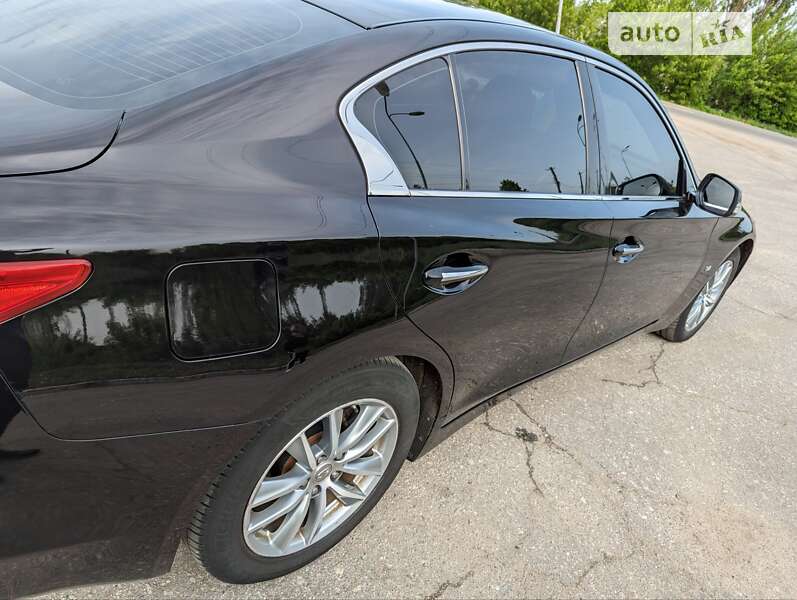 Седан Infiniti Q50 2015 в Харькове