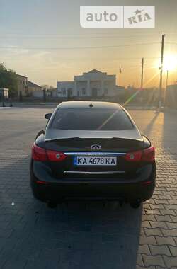 Седан Infiniti Q50 2013 в Южноукраїнську