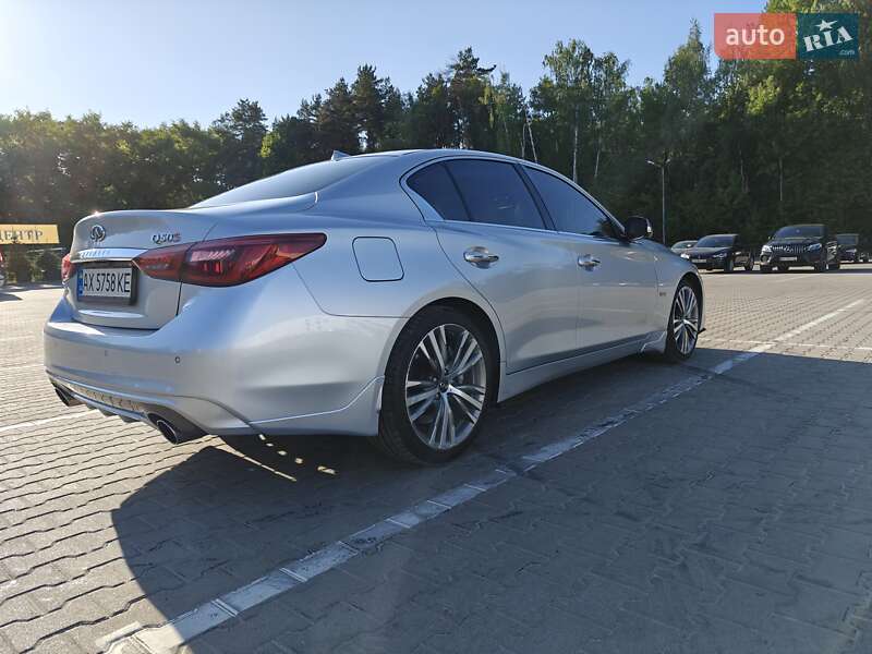 Седан Infiniti Q50 2016 в Чернигове
