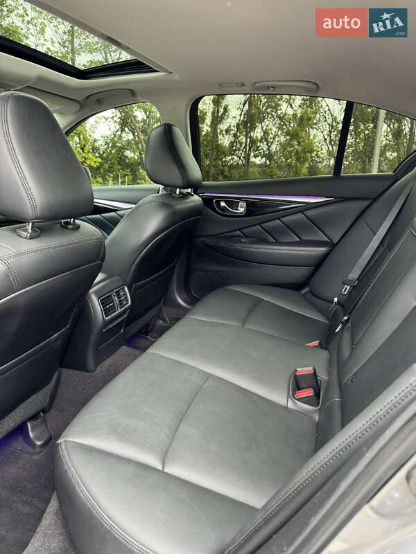 Седан Infiniti Q50 2017 в Хмельницком фото 28 Седан Infiniti Q50 2017 в Хмельницком