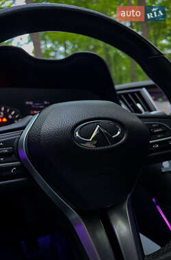 Седан Infiniti Q50 2017 в 