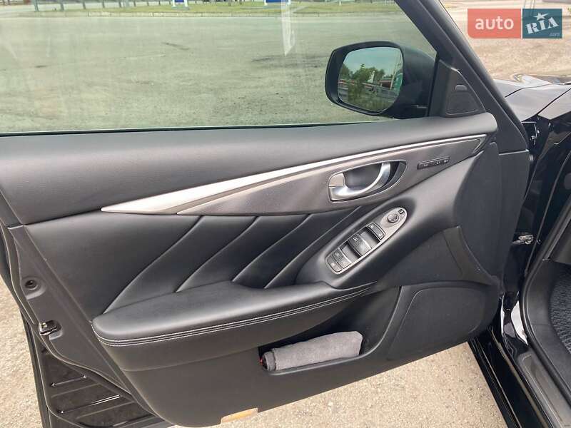 Седан Infiniti Q50 2015 в Киеве фото 25 Седан Infiniti Q50 2015 в Киеве