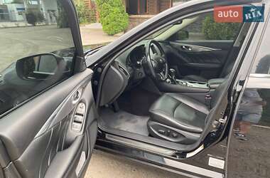 Седан Infiniti Q50 2015 в 