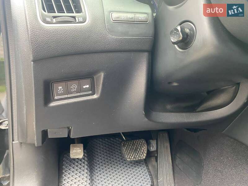 Седан Infiniti Q50 2015 в Киеве фото 23 Седан Infiniti Q50 2015 в Киеве