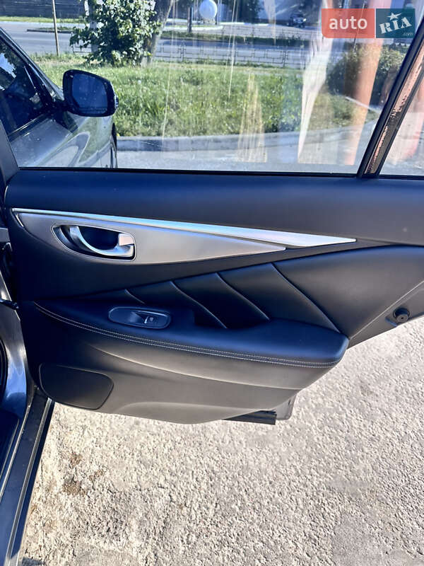 Седан Infiniti Q50 2018 в Киеве