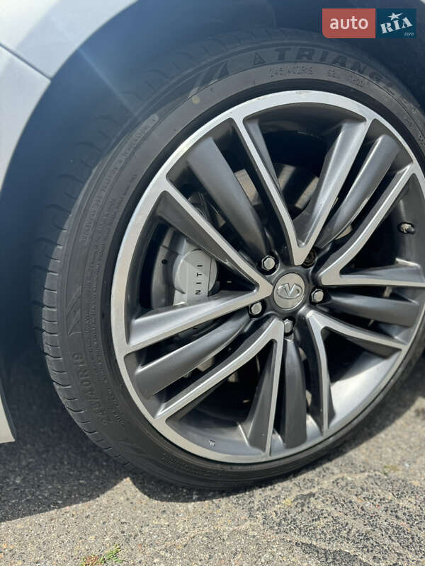 Седан Infiniti Q50 2016 в Киеве