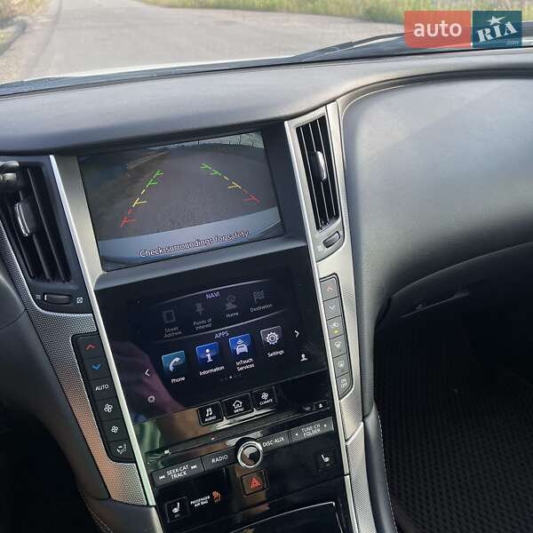 Седан Infiniti Q50 2016 в Новодністровську