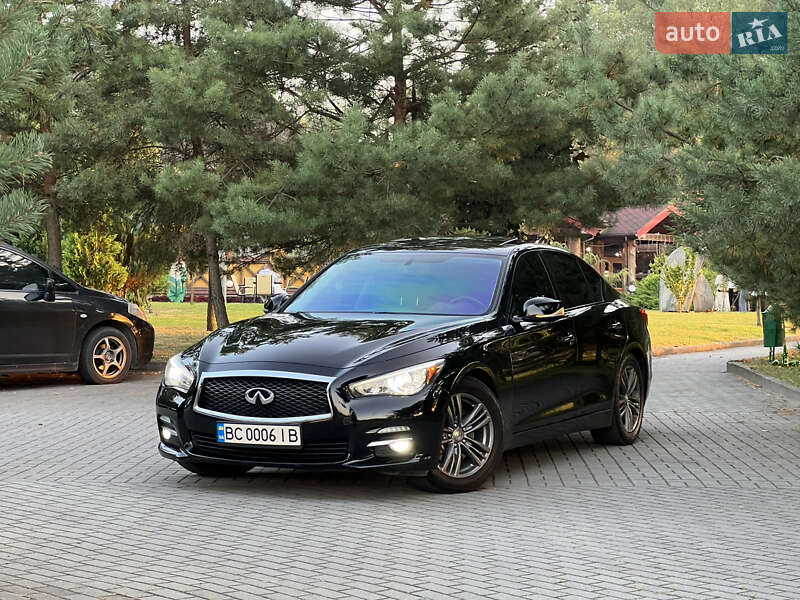 Седан Infiniti Q50 2015 в Дрогобичі
