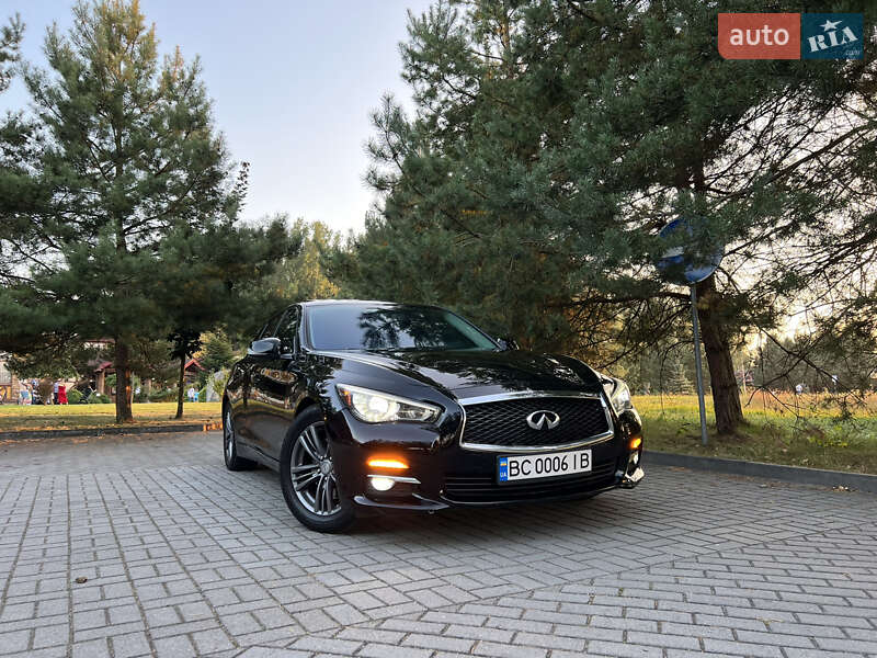 Седан Infiniti Q50 2015 в Дрогобичі