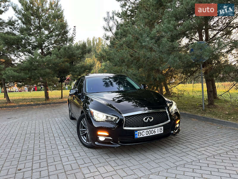 Седан Infiniti Q50 2015 в Дрогобичі
