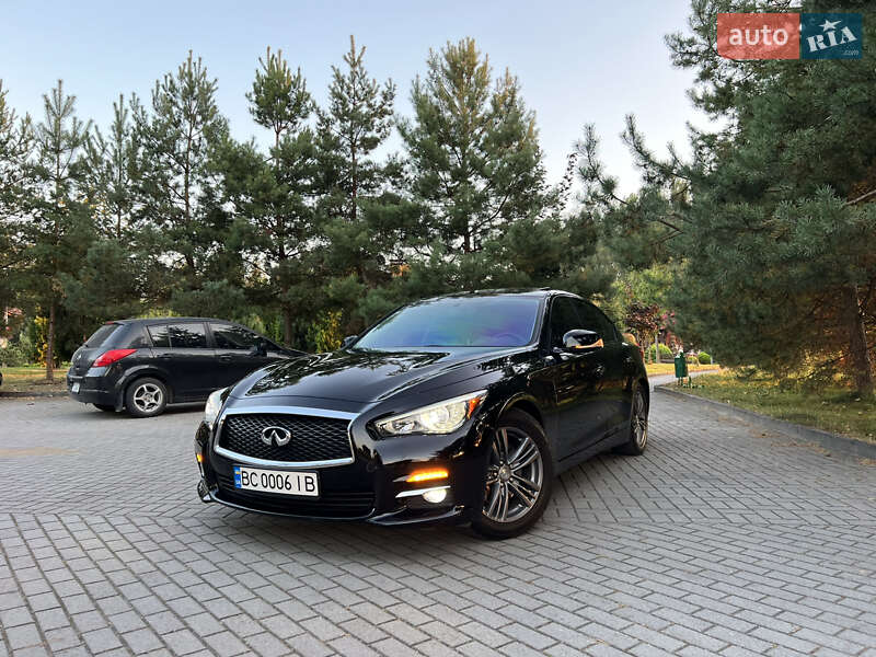 Седан Infiniti Q50 2015 в Дрогобичі