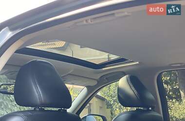 Седан Infiniti Q50 2015 в 