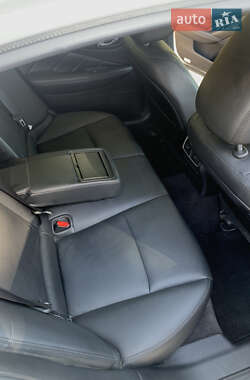 Седан Infiniti Q50 2017 в Кривому Розі