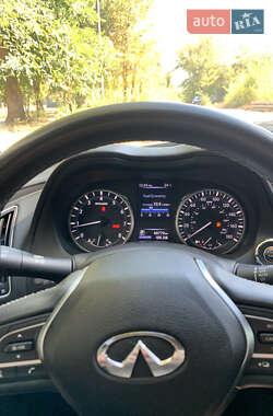 Седан Infiniti Q50 2017 в 