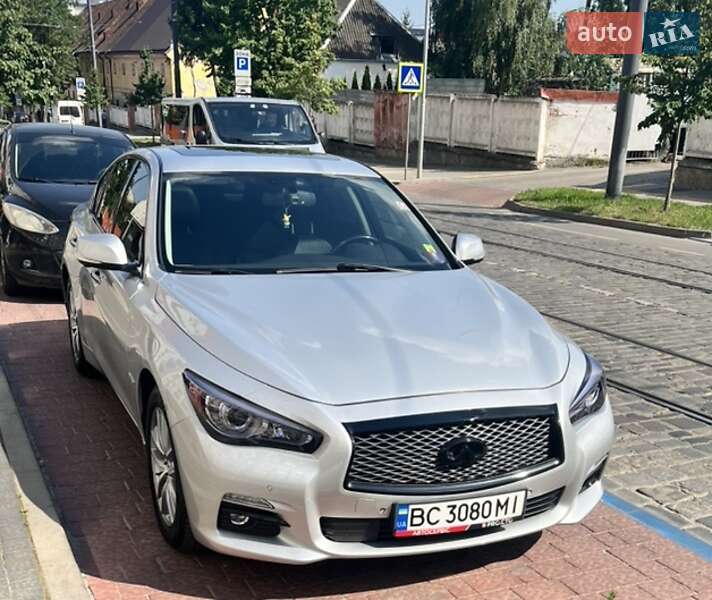 Седан Infiniti Q50 2015 в Львові