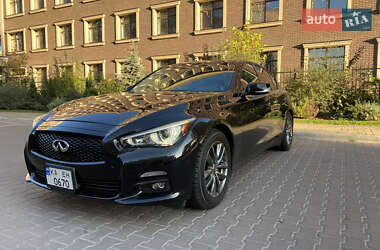 Седан Infiniti Q50 2015 в 