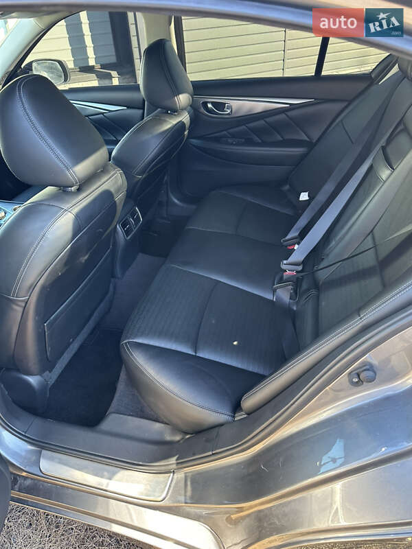 Седан Infiniti Q50 2019 в Нововолинську