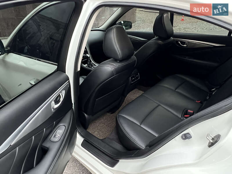 Седан Infiniti Q50 2014 в Києві фото 13 Седан Infiniti Q50 2014 в Києві