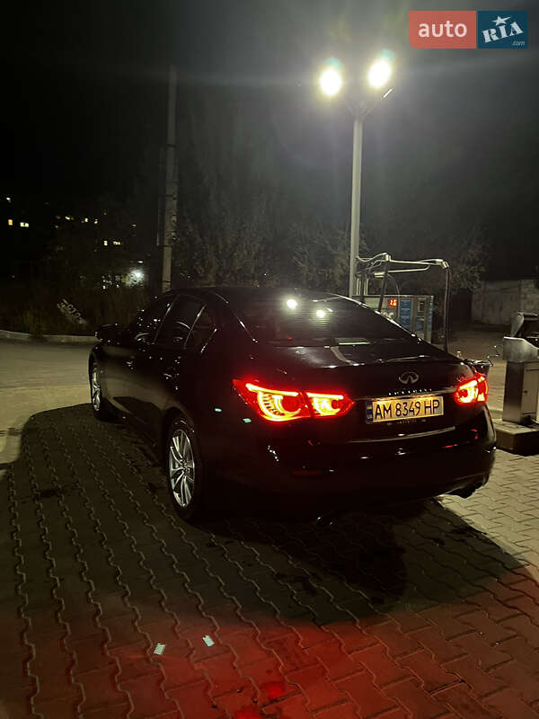Седан Infiniti Q50 2016 в Житомире